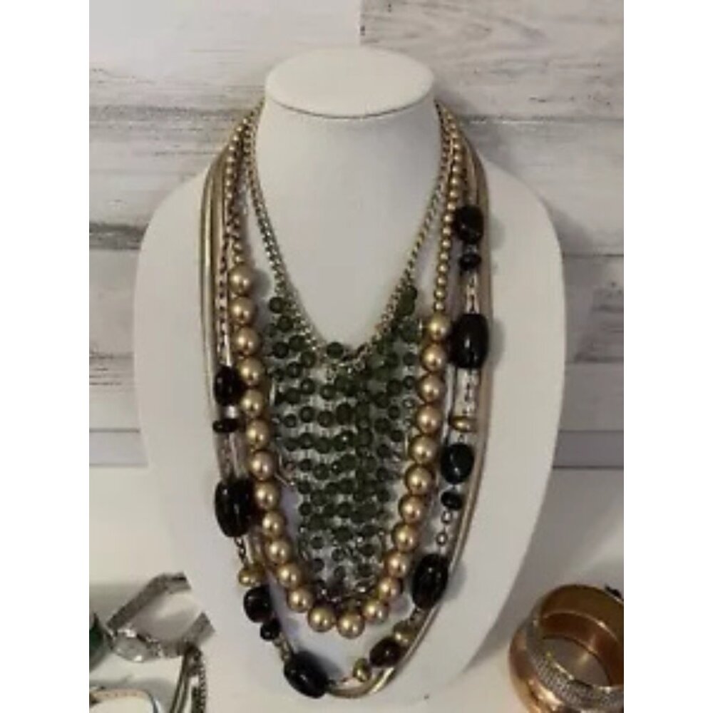 HUGE LOT Vtg Costume Jewelry-Bracelets-Necklaces-Pendants-Faux Pearls+More